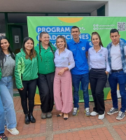 grupo de personas de entidades en la uca
